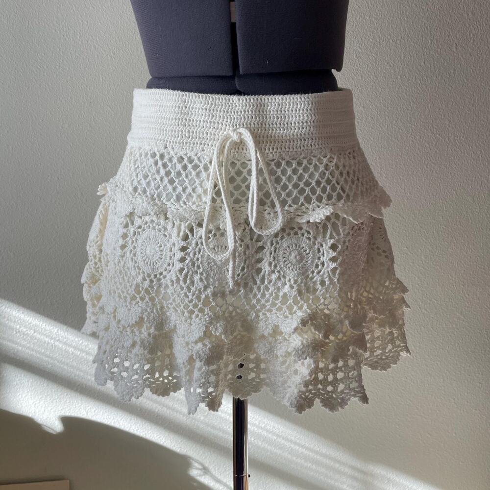 Y2k crochet mini skirt vintage 2000s forever 21 white boho fairy skirt size S/M